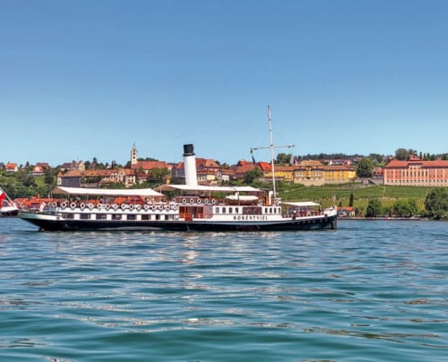 Dampfschiff vor Meersburg